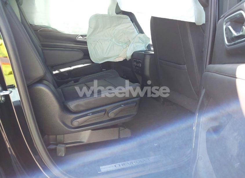 Photo 8 of 2024 Chevrolet Suburban 2WD LT (VIN 1GNSCCKD4RR392675)