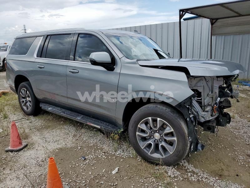 Photo 13 of 2023 CHEVROLET SUBURBAN C1500 LT (VIN 1GNSCCKD5PR308814)