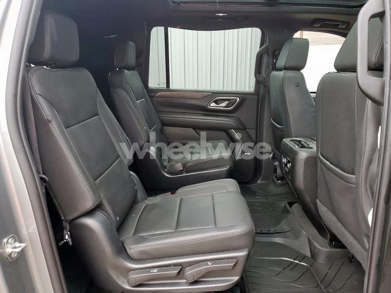 Photo 7 of 2023 CHEVROLET SUBURBAN C1500 LT (VIN 1GNSCCKD5PR308814)