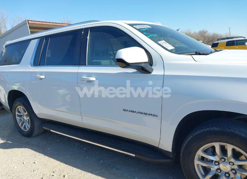 Photo 13 of 2023 Chevrolet Suburban 2WD LT (VIN 1GNSCCKD5PR346172)