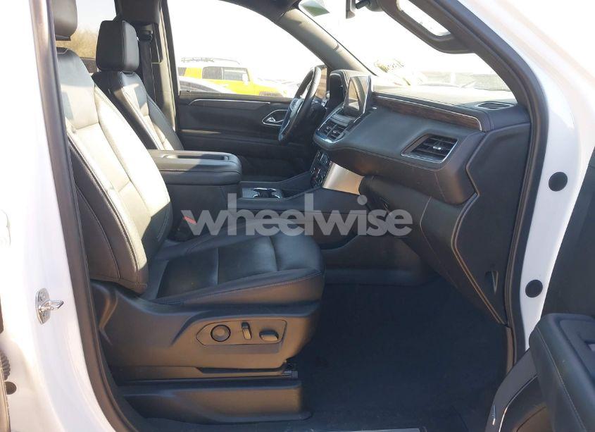 Photo 5 of 2023 Chevrolet Suburban 2WD LT (VIN 1GNSCCKD5PR346172)