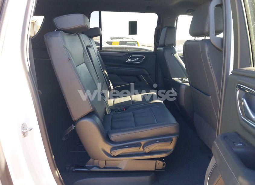 Photo 8 of 2023 Chevrolet Suburban 2WD LT (VIN 1GNSCCKD5PR346172)