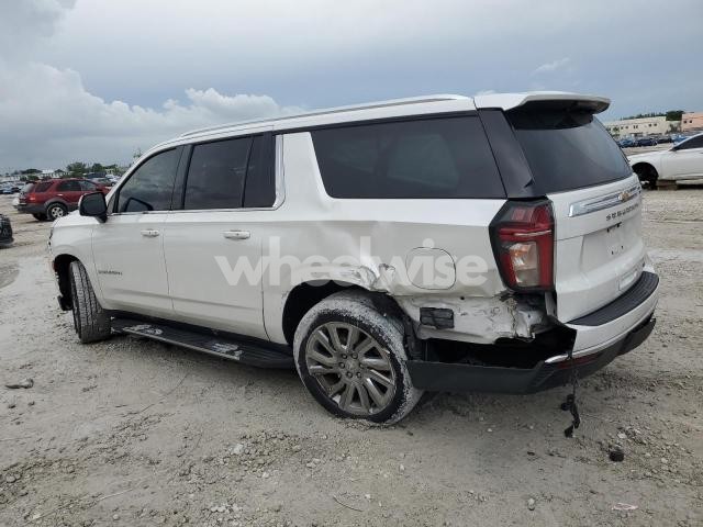 Photo 2 of 2021 CHEVROLET SUBURBAN C1500 LT N/A (VIN 1GNSCCKD7MR216759)