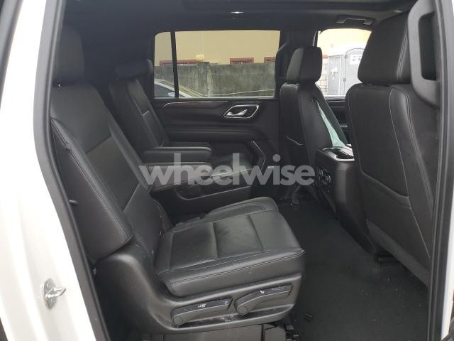 Photo 7 of 2021 CHEVROLET SUBURBAN C1500 LT N/A (VIN 1GNSCCKD7MR216759)