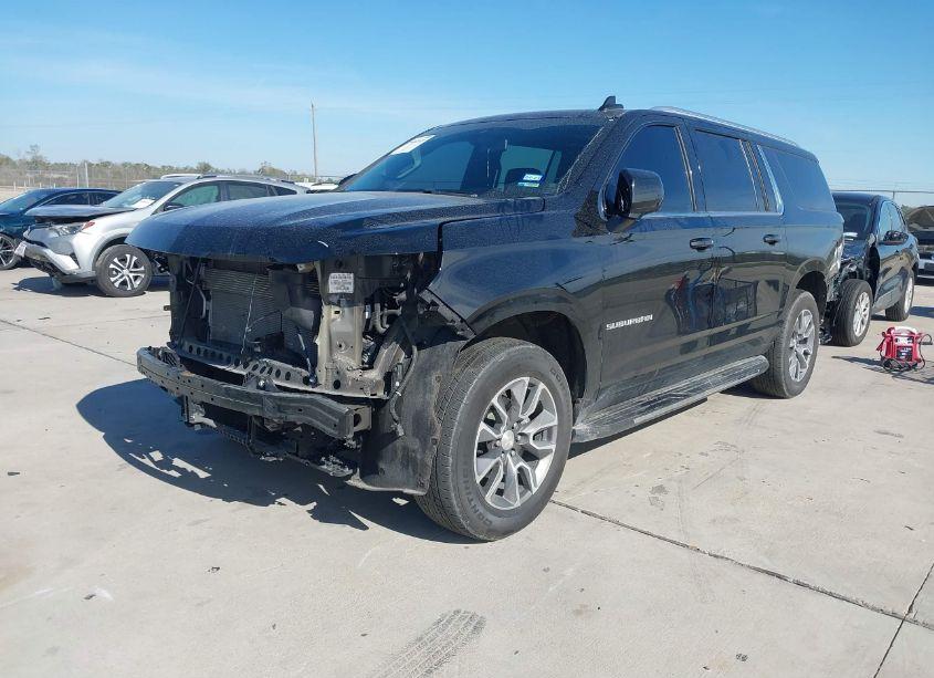 Photo 2 of 2022 Chevrolet Suburban 2WD LT (VIN 1GNSCCKD7NR278969)