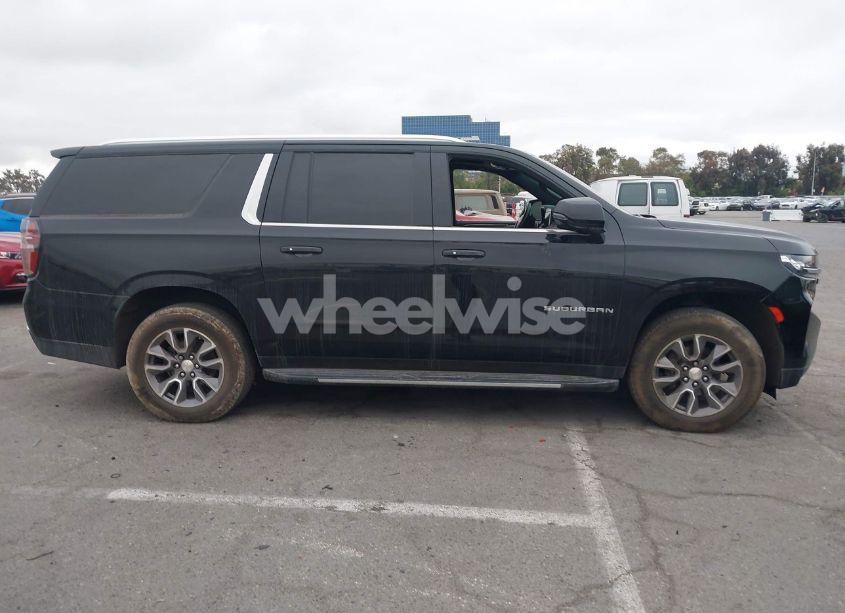 Photo 12 of 2021 Chevrolet Suburban 2WD LT (VIN 1GNSCCKD8MR146950)