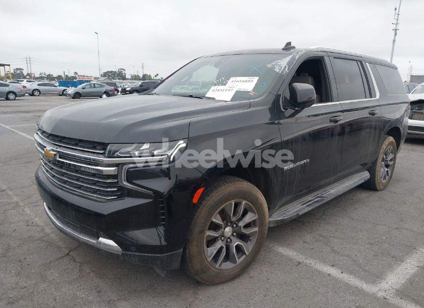 Photo 2 of 2021 Chevrolet Suburban 2WD LT (VIN 1GNSCCKD8MR146950)
