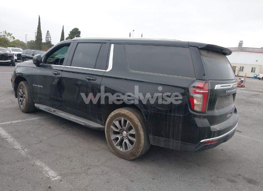 Photo 3 of 2021 Chevrolet Suburban 2WD LT (VIN 1GNSCCKD8MR146950)