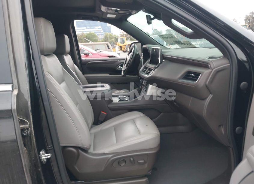 Photo 5 of 2021 Chevrolet Suburban 2WD LT (VIN 1GNSCCKD8MR146950)