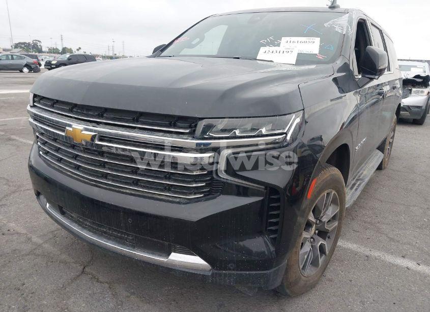 Photo 6 of 2021 Chevrolet Suburban 2WD LT (VIN 1GNSCCKD8MR146950)