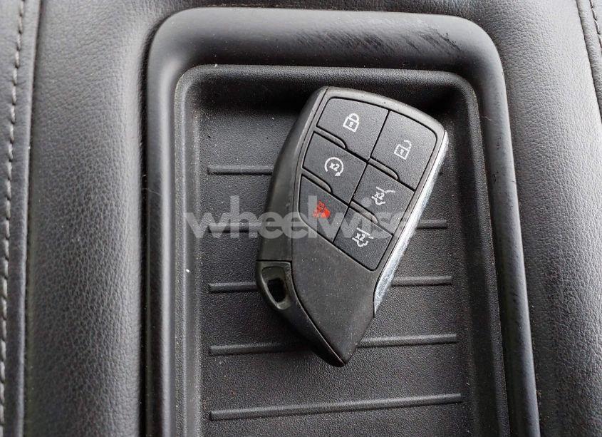 Photo 11 of 2021 Chevrolet Suburban 2WD LT (VIN 1GNSCCKD8MR269020)