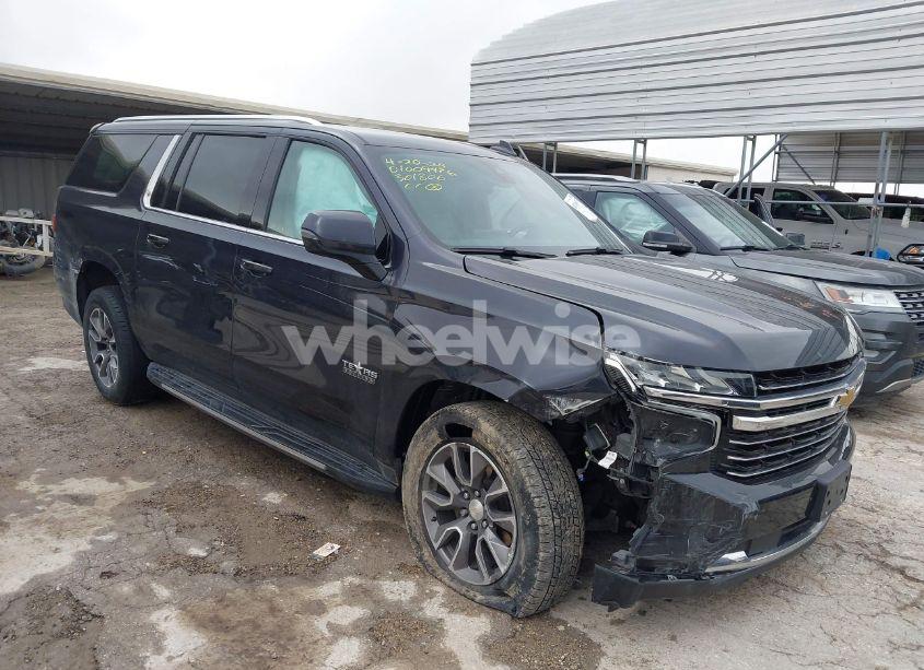 2022 Chevrolet Suburban 2WD LT (VIN 1GNSCCKD8NR301806) main photo