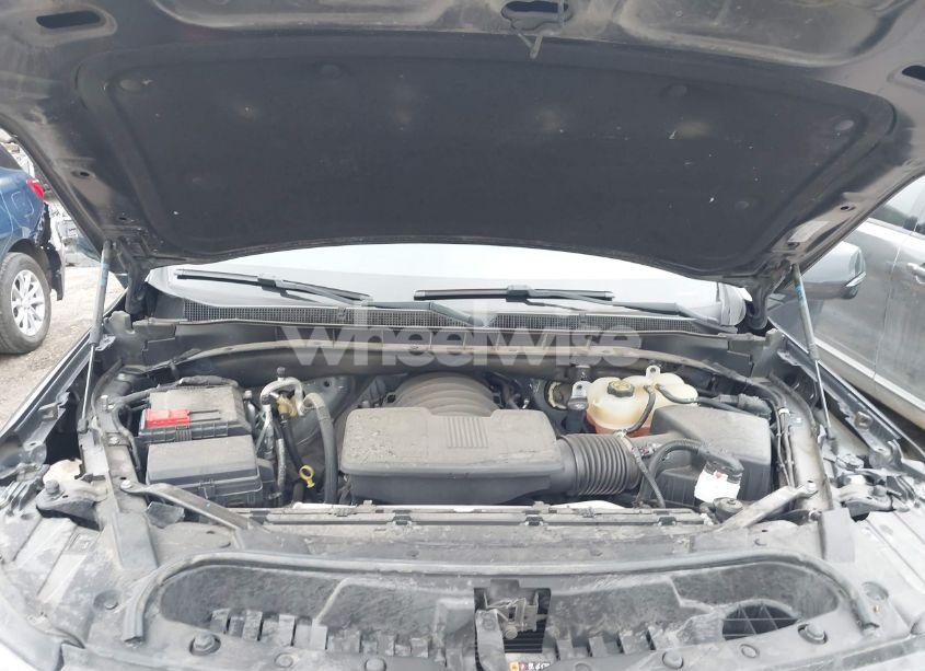 Photo 10 of 2022 Chevrolet Suburban 2WD LT (VIN 1GNSCCKD8NR301806)