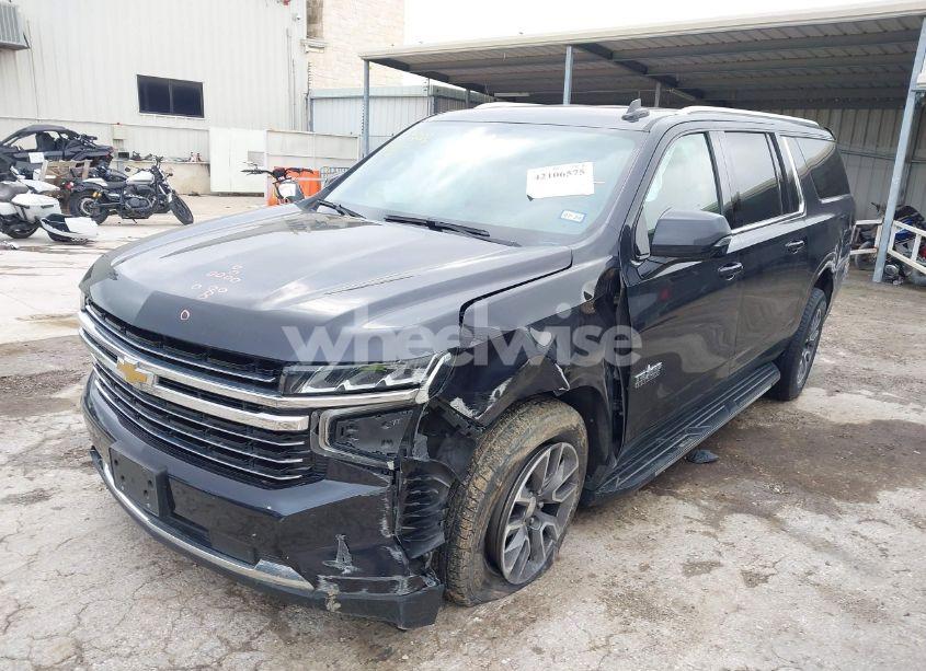 Photo 2 of 2022 Chevrolet Suburban 2WD LT (VIN 1GNSCCKD8NR301806)