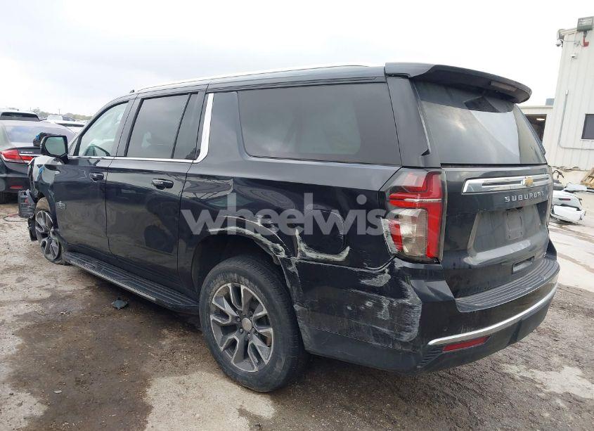 Photo 3 of 2022 Chevrolet Suburban 2WD LT (VIN 1GNSCCKD8NR301806)