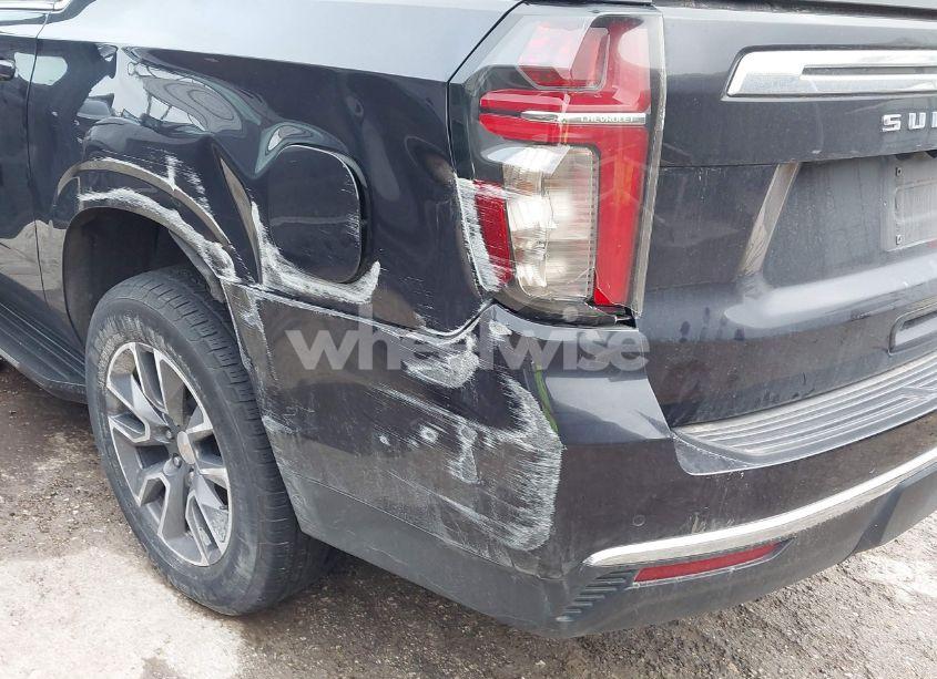 Photo 6 of 2022 Chevrolet Suburban 2WD LT (VIN 1GNSCCKD8NR301806)