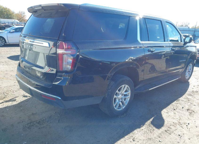 Photo 4 of 2023 Chevrolet Suburban 2WD LT (VIN 1GNSCCKD8PR351480)