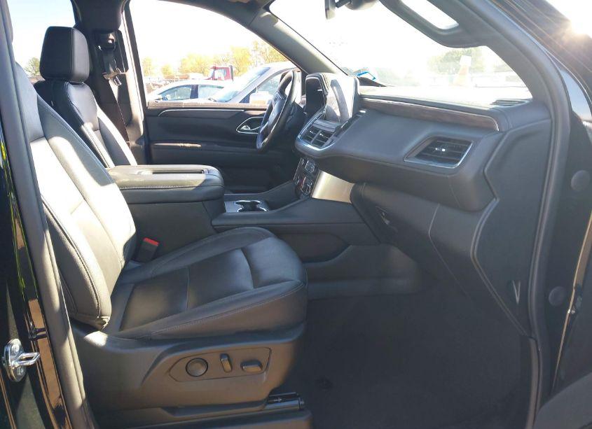 Photo 5 of 2023 Chevrolet Suburban 2WD LT (VIN 1GNSCCKD8PR351480)