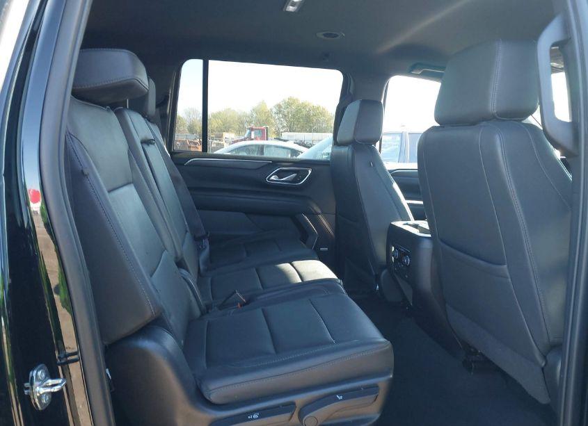 Photo 8 of 2023 Chevrolet Suburban 2WD LT (VIN 1GNSCCKD8PR351480)