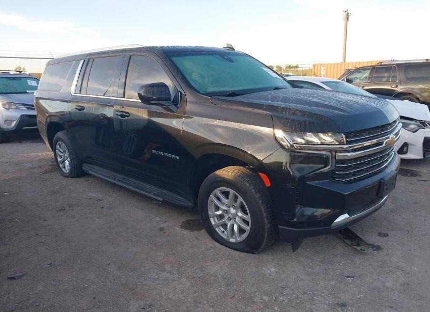 2022 Chevrolet Suburban 2WD LT (VIN 1GNSCCKD9NR225500) main photo