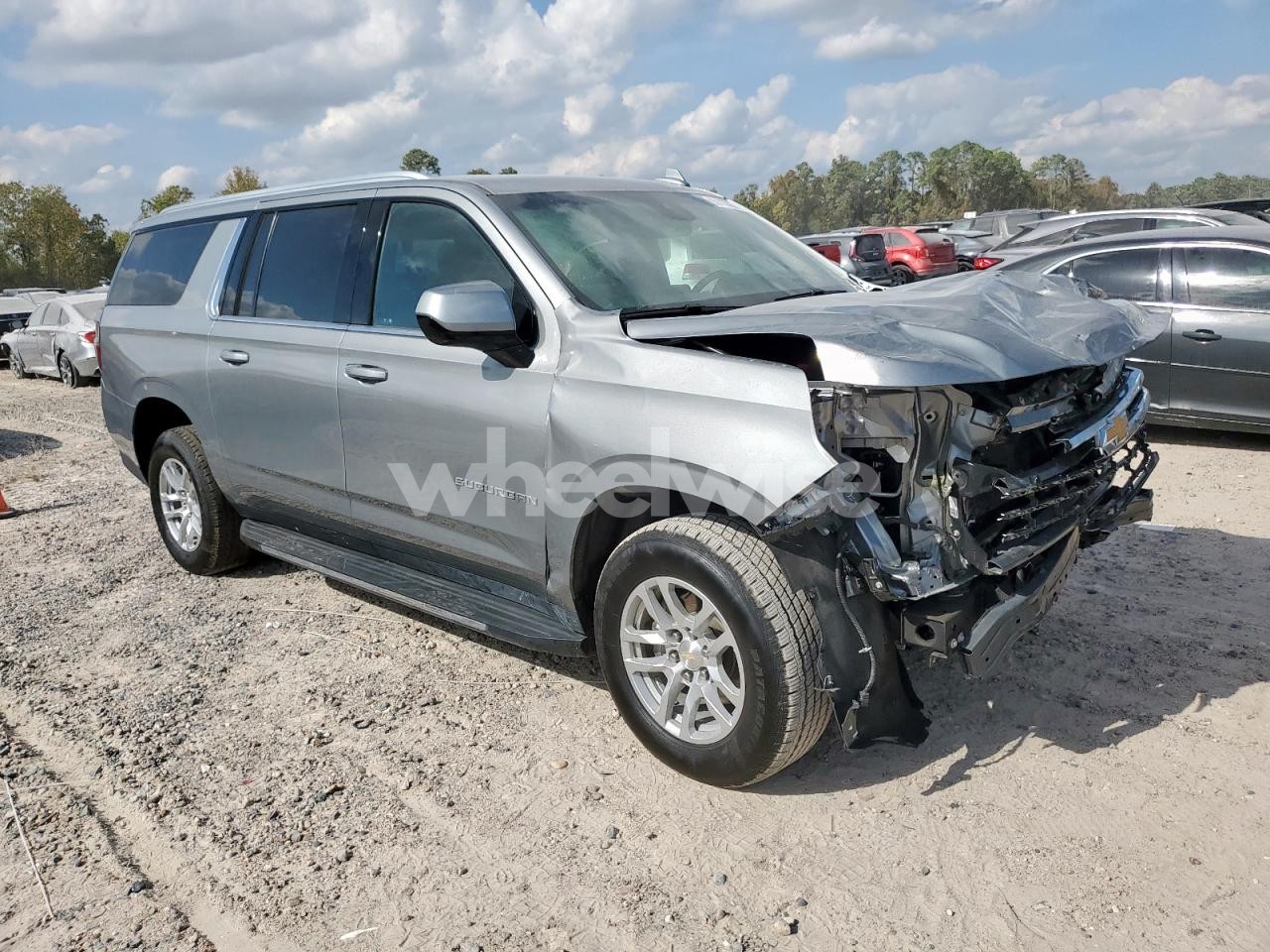 Photo 4 of 2023 CHEVROLET SUBURBAN C1500 LT (VIN 1GNSCCKD9PR320805)