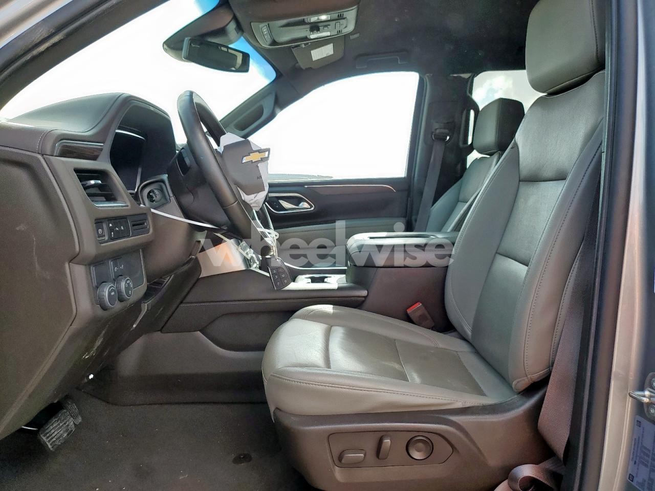 Photo 7 of 2023 CHEVROLET SUBURBAN C1500 LT (VIN 1GNSCCKD9PR320805)