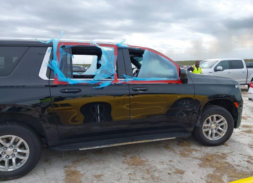 Photo 13 of 2023 Chevrolet Suburban 2WD LT (VIN 1GNSCCKDXPR170364)