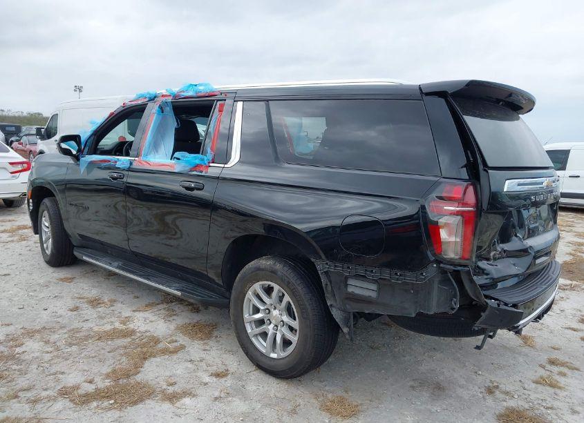 Photo 3 of 2023 Chevrolet Suburban 2WD LT (VIN 1GNSCCKDXPR170364)