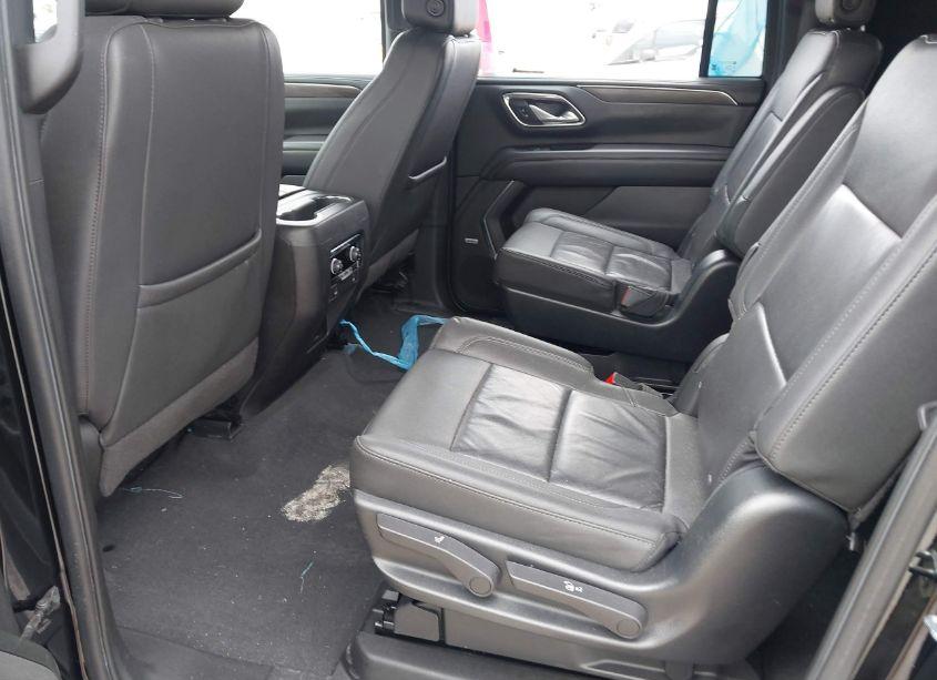 Photo 8 of 2023 Chevrolet Suburban 2WD LT (VIN 1GNSCCKDXPR170364)