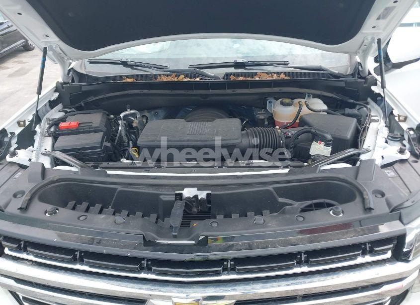 Photo 10 of 2024 Chevrolet Suburban 2WD LT (VIN 1GNSCCKDXRR249536)