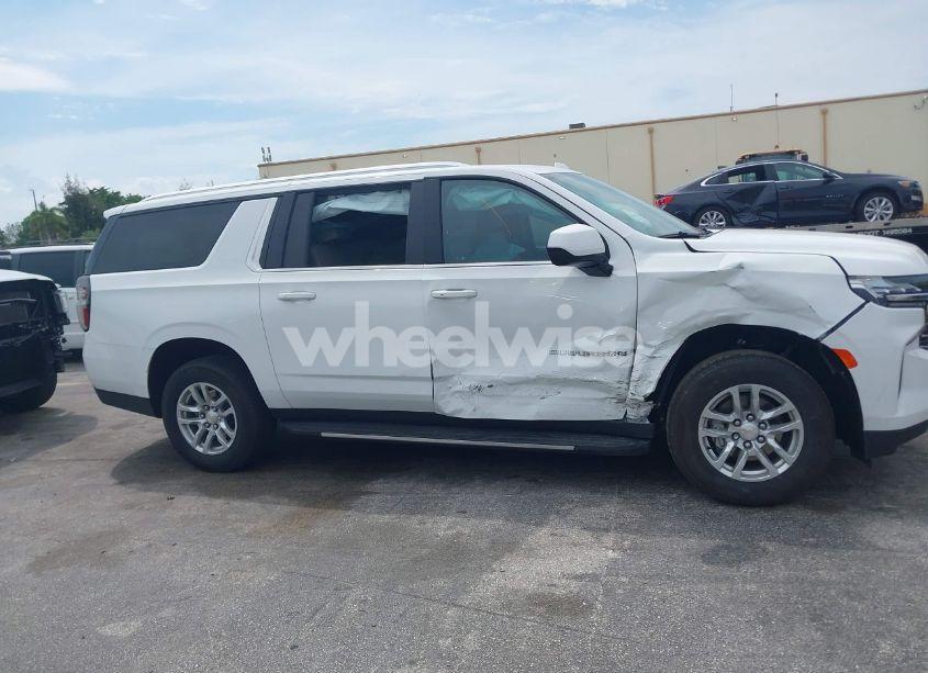 Photo 12 of 2024 Chevrolet Suburban 2WD LT (VIN 1GNSCCKDXRR249536)