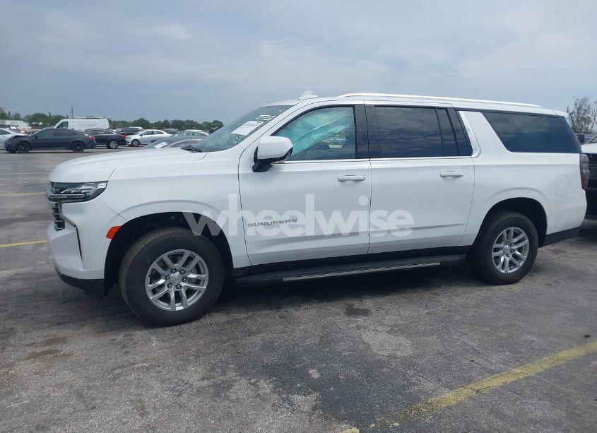 Photo 13 of 2024 Chevrolet Suburban 2WD LT (VIN 1GNSCCKDXRR249536)