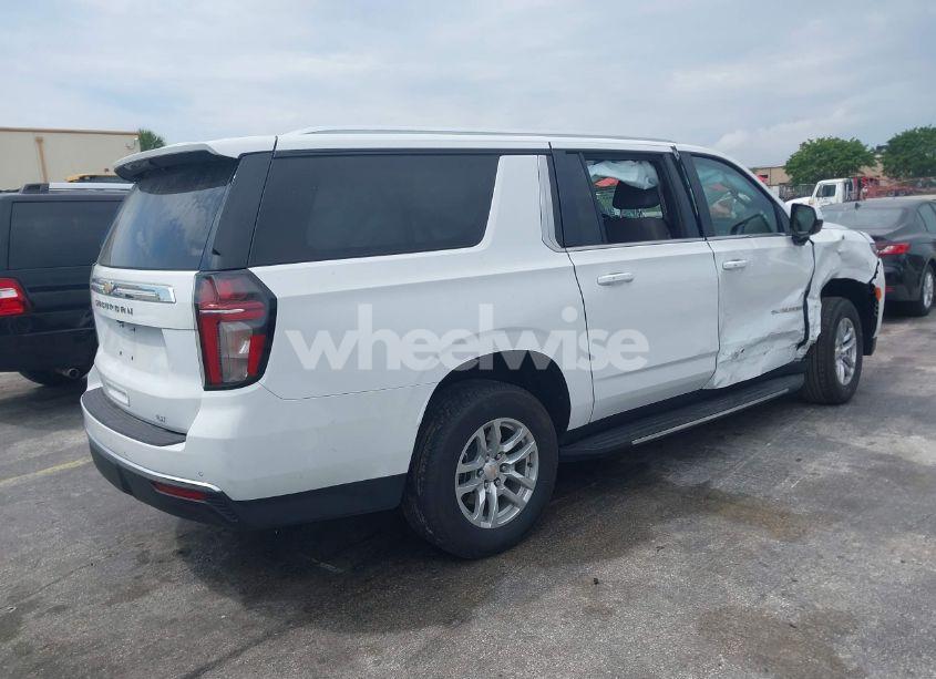 Photo 4 of 2024 Chevrolet Suburban 2WD LT (VIN 1GNSCCKDXRR249536)