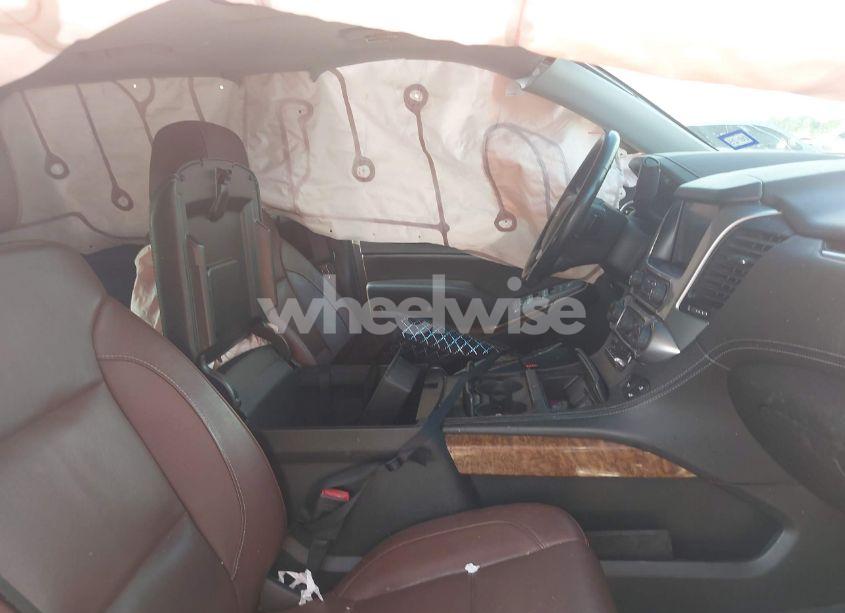 Photo 5 of 2019 Chevrolet Tahoe PREMIER (VIN 1GNSCCKJ4KR262875)