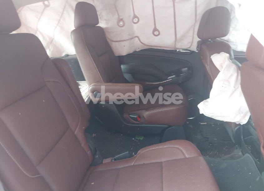 Photo 8 of 2019 Chevrolet Tahoe PREMIER (VIN 1GNSCCKJ4KR262875)