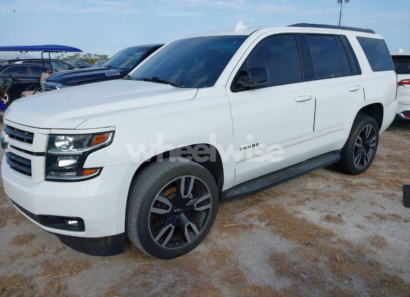 Photo 2 of 2018 Chevrolet Tahoe PREMIER (VIN 1GNSCCKJ8JR306827)