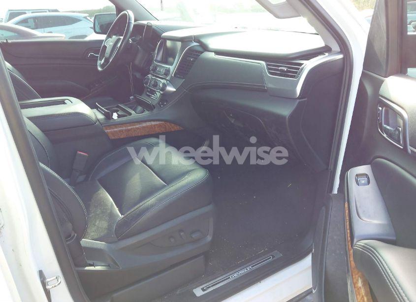 Photo 5 of 2018 Chevrolet Tahoe PREMIER (VIN 1GNSCCKJ8JR306827)