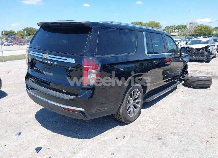 Photo 4 of 2023 Chevrolet Suburban 2WD LT (VIN 1GNSCCKT4PR505108)