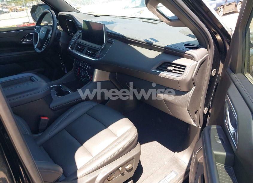 Photo 5 of 2023 Chevrolet Suburban 2WD LT (VIN 1GNSCCKT4PR505108)