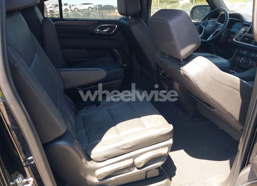 Photo 8 of 2023 Chevrolet Suburban 2WD LT (VIN 1GNSCCKT4PR505108)