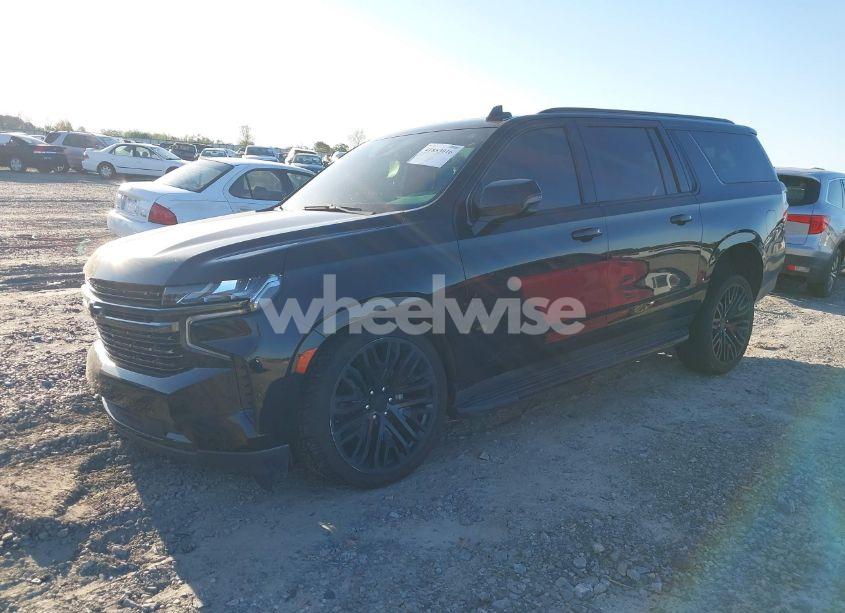 Photo 2 of 2021 Chevrolet Suburban 2WD RST (VIN 1GNSCEKD2MR340613)