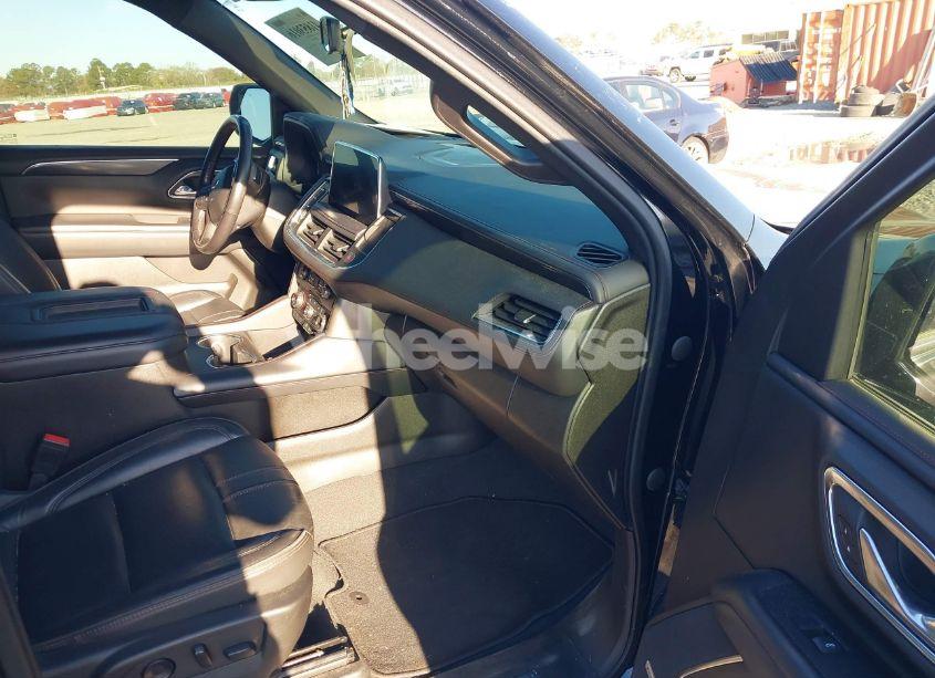 Photo 5 of 2021 Chevrolet Suburban 2WD RST (VIN 1GNSCEKD2MR340613)