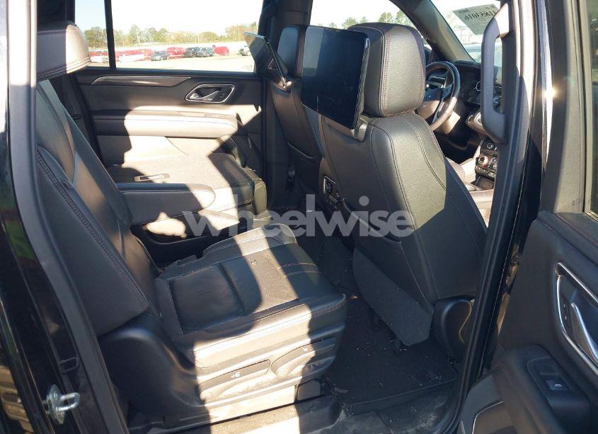 Photo 8 of 2021 Chevrolet Suburban 2WD RST (VIN 1GNSCEKD2MR340613)