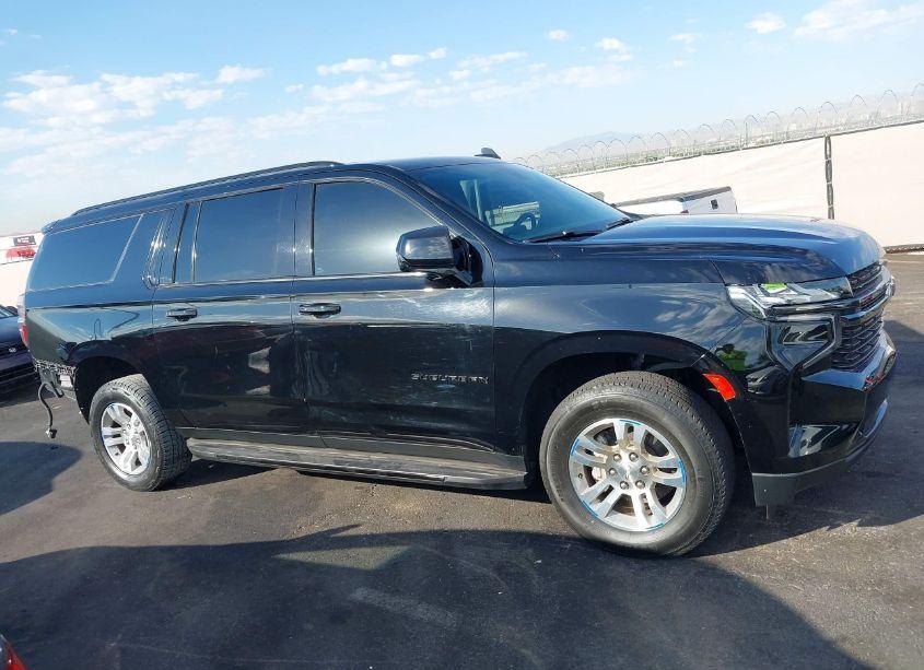 Photo 14 of 2022 Chevrolet Suburban 2WD RST (VIN 1GNSCEKD5NR256321)