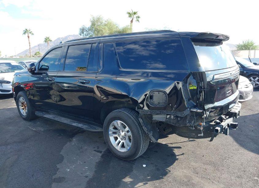 Photo 3 of 2022 Chevrolet Suburban 2WD RST (VIN 1GNSCEKD5NR256321)