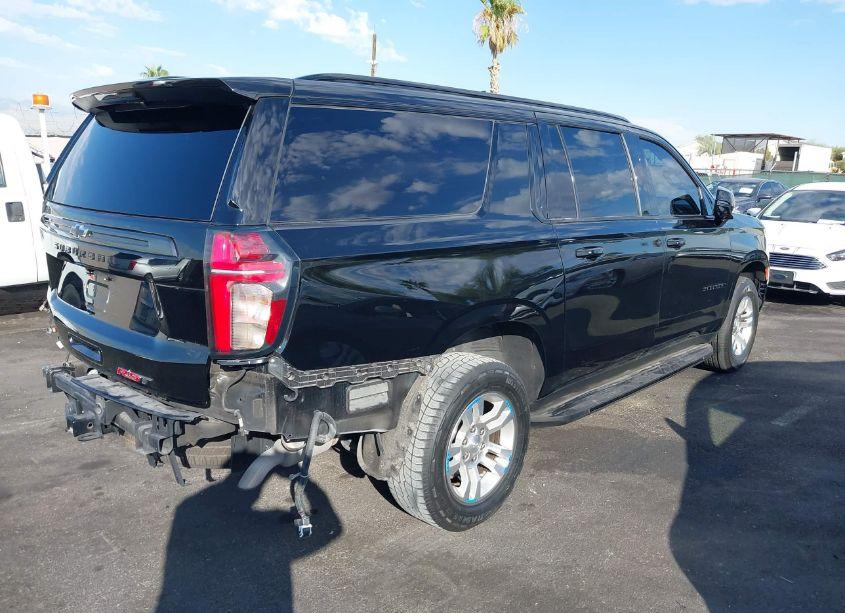 Photo 4 of 2022 Chevrolet Suburban 2WD RST (VIN 1GNSCEKD5NR256321)