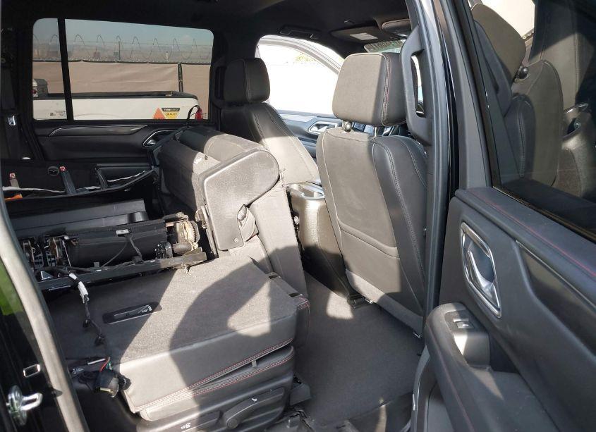 Photo 8 of 2022 Chevrolet Suburban 2WD RST (VIN 1GNSCEKD5NR256321)
