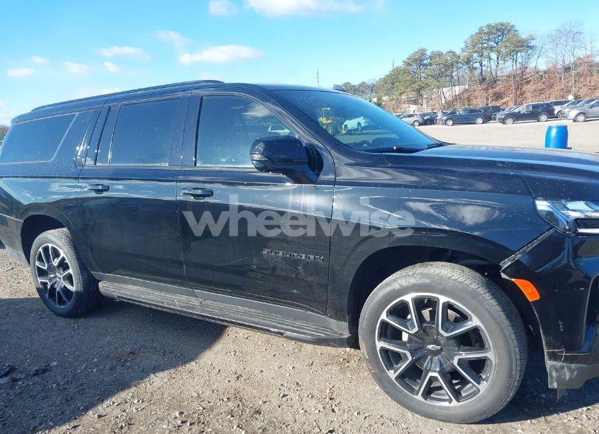 Photo 14 of 2023 Chevrolet Suburban 2WD RST (VIN 1GNSCEKD7PR307823)