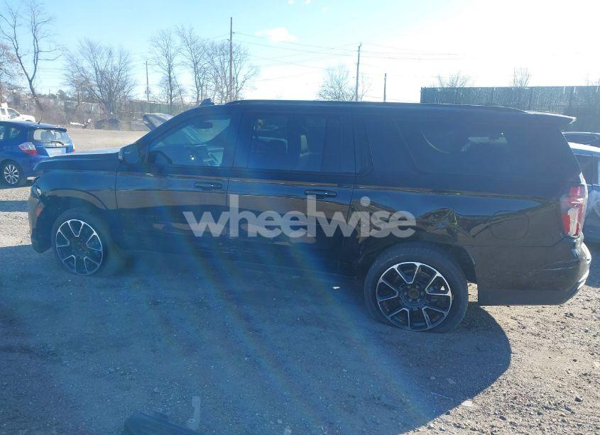 Photo 15 of 2023 Chevrolet Suburban 2WD RST (VIN 1GNSCEKD7PR307823)