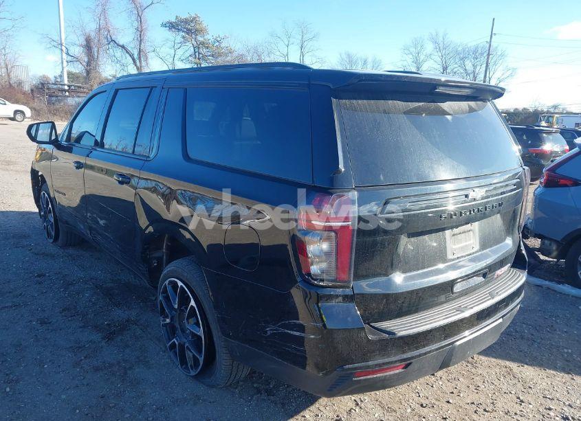 Photo 3 of 2023 Chevrolet Suburban 2WD RST (VIN 1GNSCEKD7PR307823)